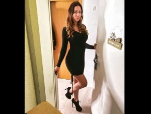 Lia Fox Porno Video: cream**e ALARM! Wenn der NACHBAR dreimal klingelt!!